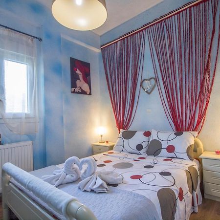 Frasta'S Rose Apartment Plaka  ภายนอก รูปภาพ