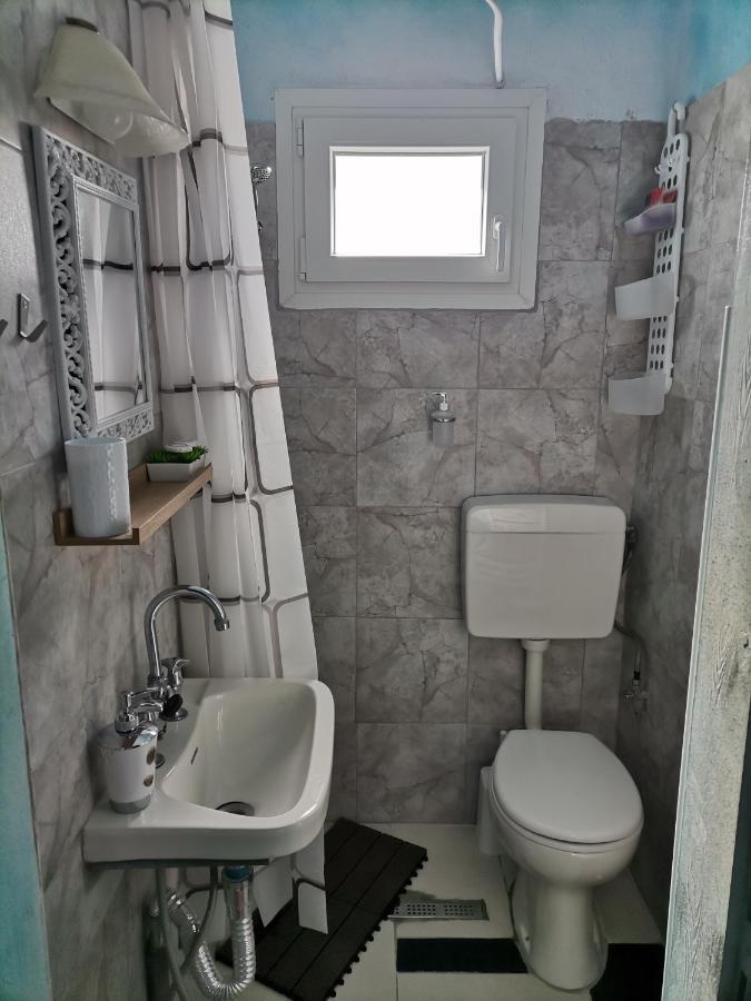 Frasta'S Rose Apartment Plaka  ภายนอก รูปภาพ