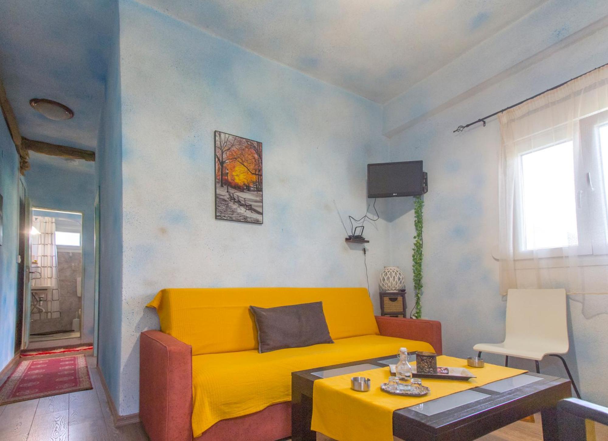 Frasta'S Rose Apartment Plaka  ภายนอก รูปภาพ
