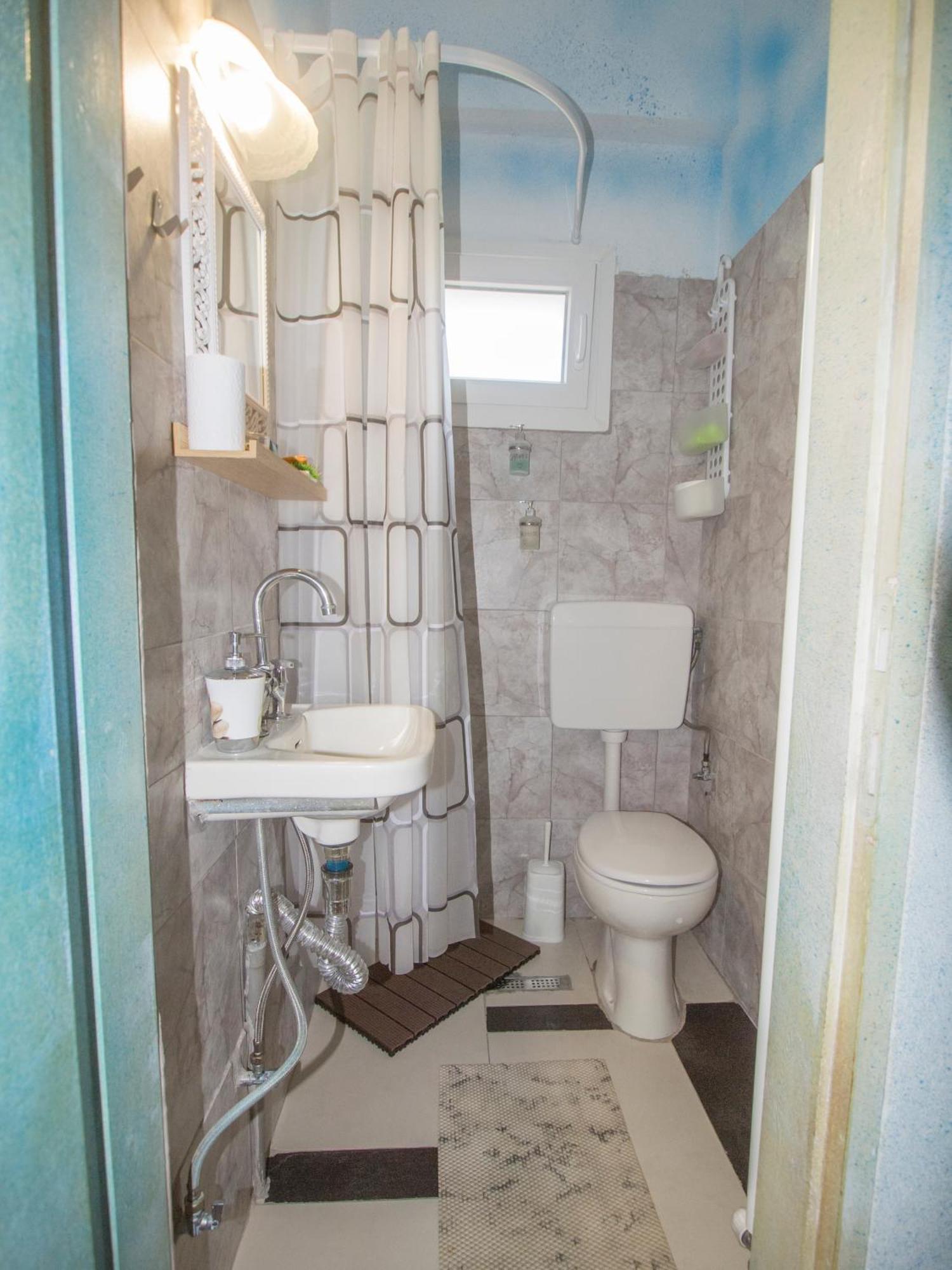 Frasta'S Rose Apartment Plaka  ภายนอก รูปภาพ